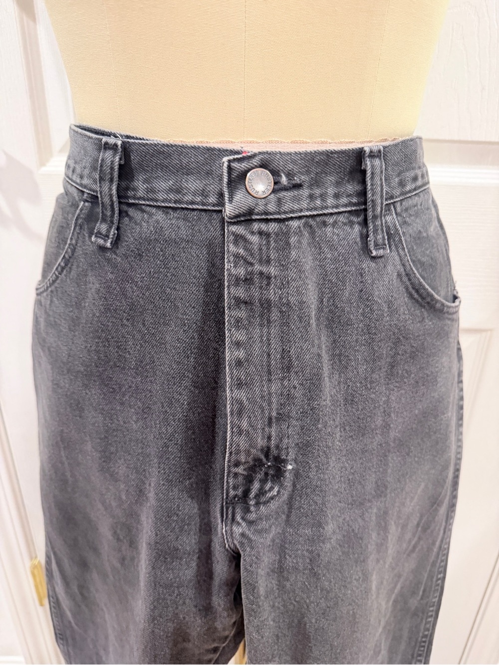 Rustler Men's Washed Black Relaxed Jeans - Picture 2 of 11